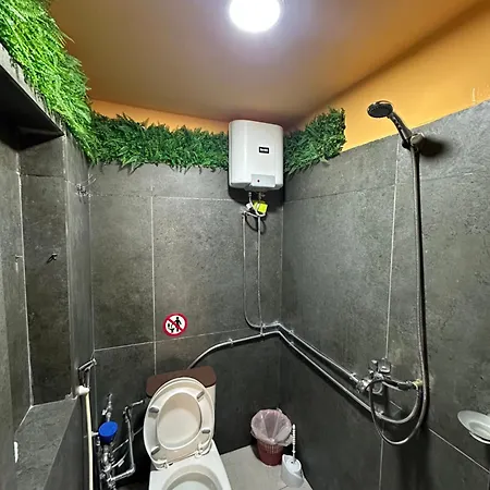 Апартаменты Sleep Wash And Go Box